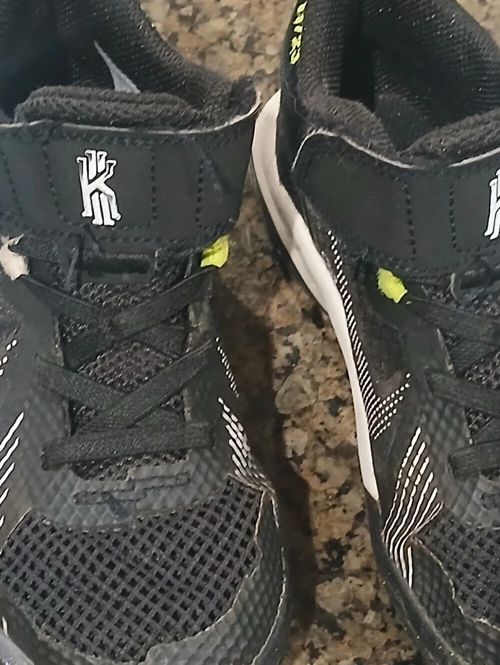 Nike Kyrie Flytrap 5 Low Black Cool Grey Kids Size: 12C